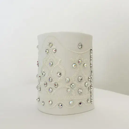 עטרה יוקרתית לטלית משובצת אבני סברובסקי SWAROVSKI דגם "פאר"