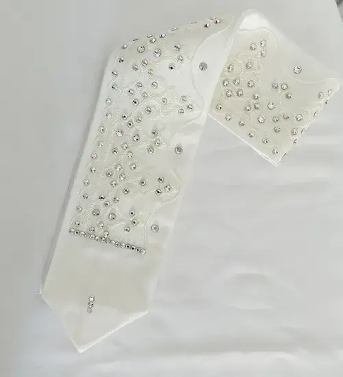 עטרה יוקרתית לטלית משובצת אבני סברובסקי SWAROVSKI דגם "פאר"